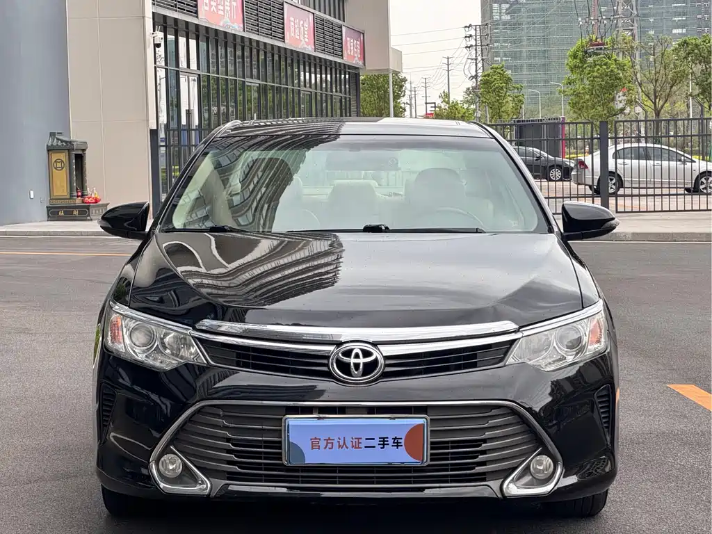 Toyota Camry 2015 — фото 2