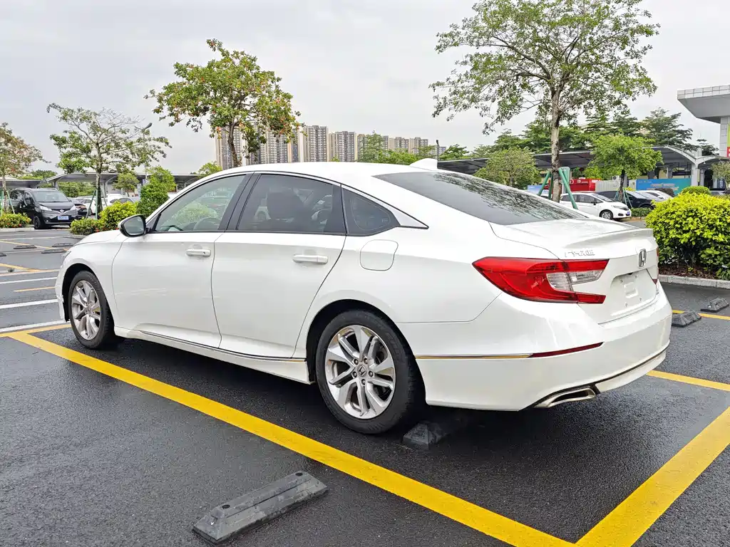Honda Accord 2018 — фото 5