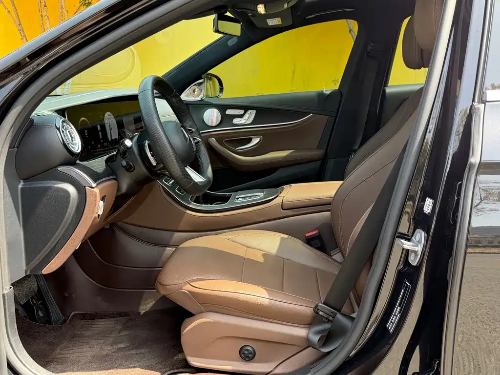 Mercedes-Benz E-Class 2023 — фото 13