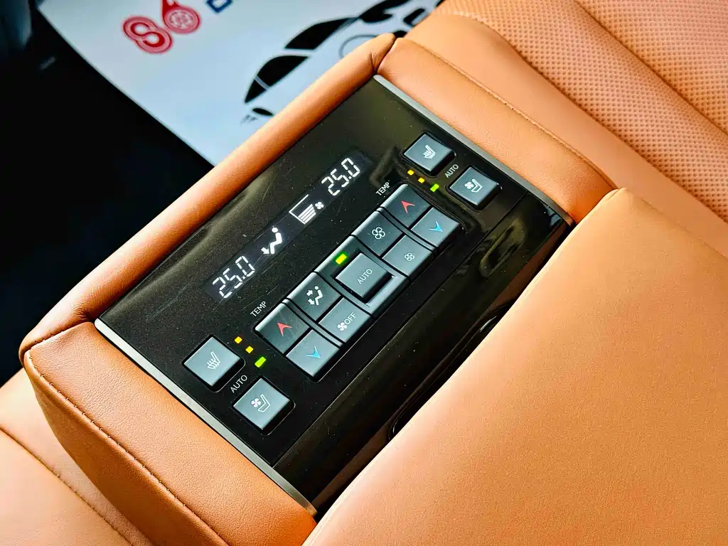 Lexus LX 2019 — фото 17
