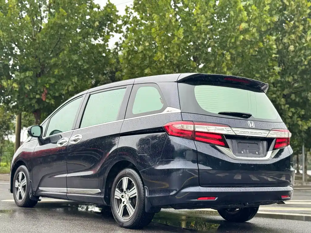 Honda Odyssey 2016 — фото 7
