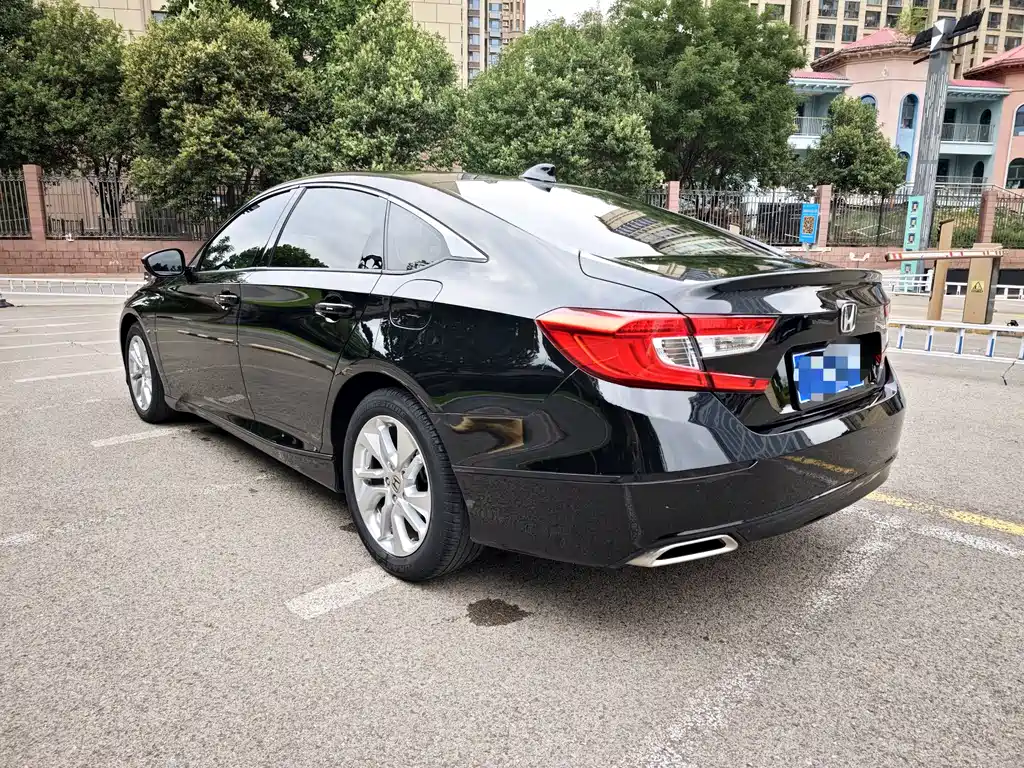 Honda Accord 2021 — фото 10