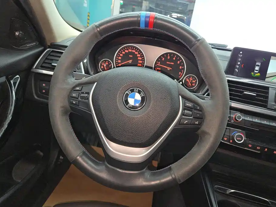 BMW 3 Series 2019 — фото 15