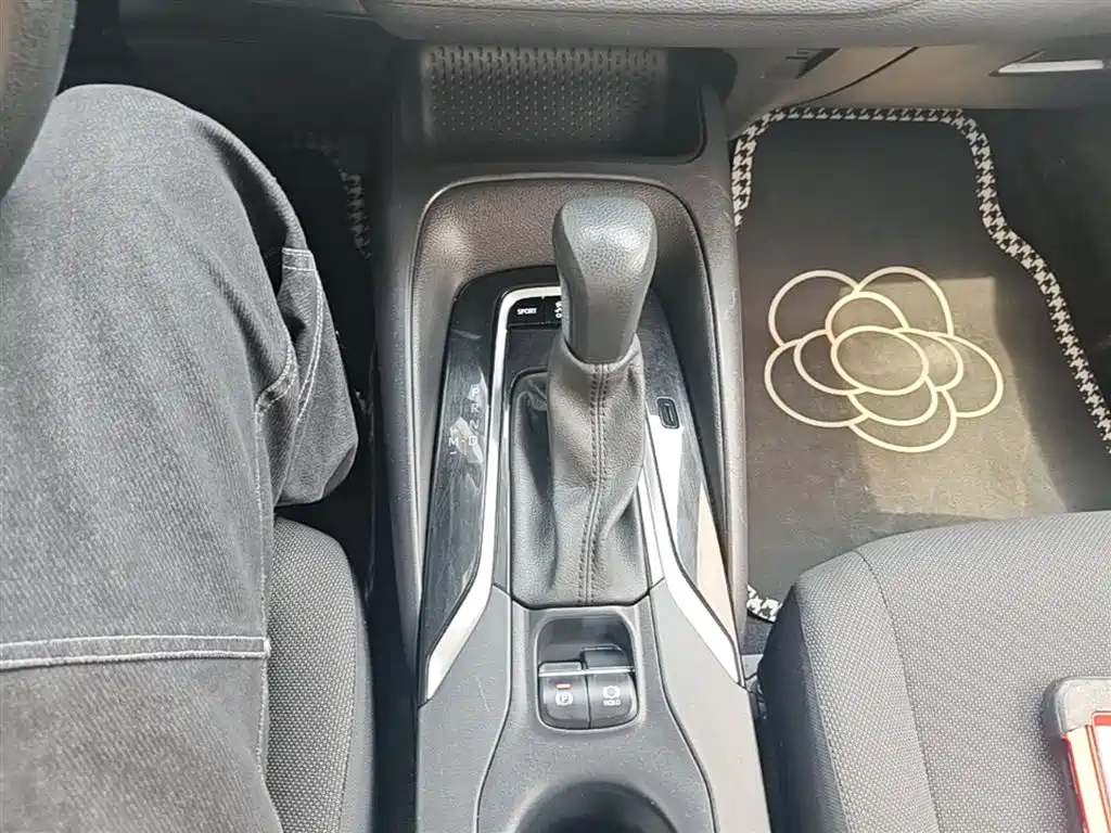 Toyota Corolla 2019 — фото 14