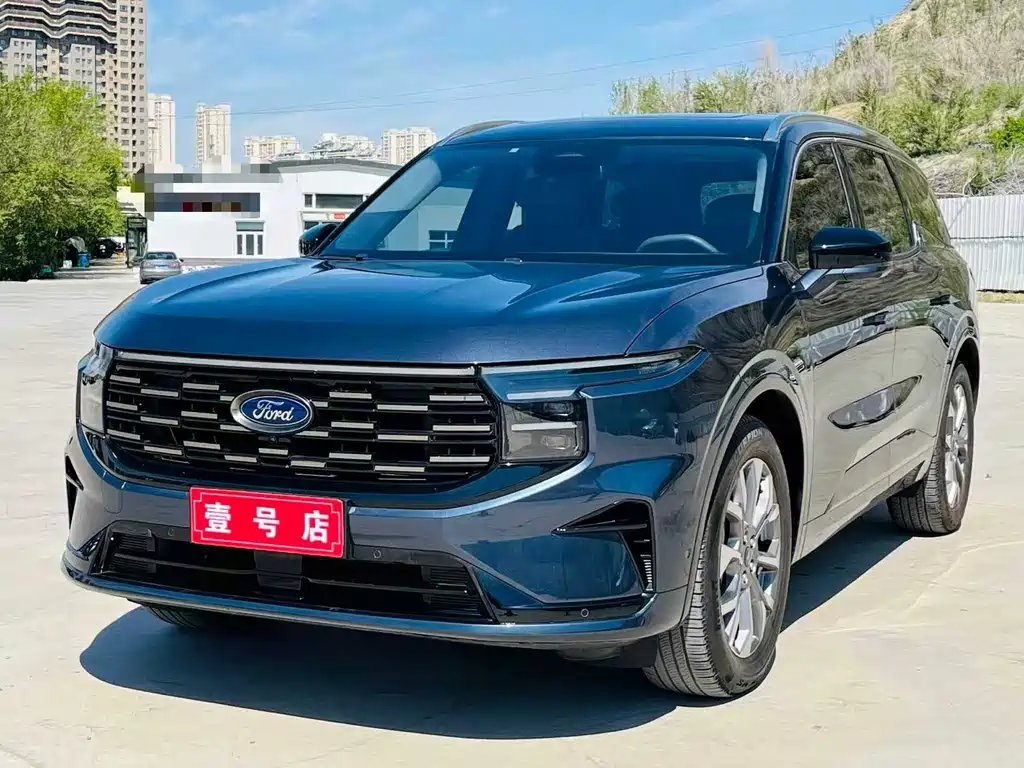 Ford Edge 2023 — фото 1