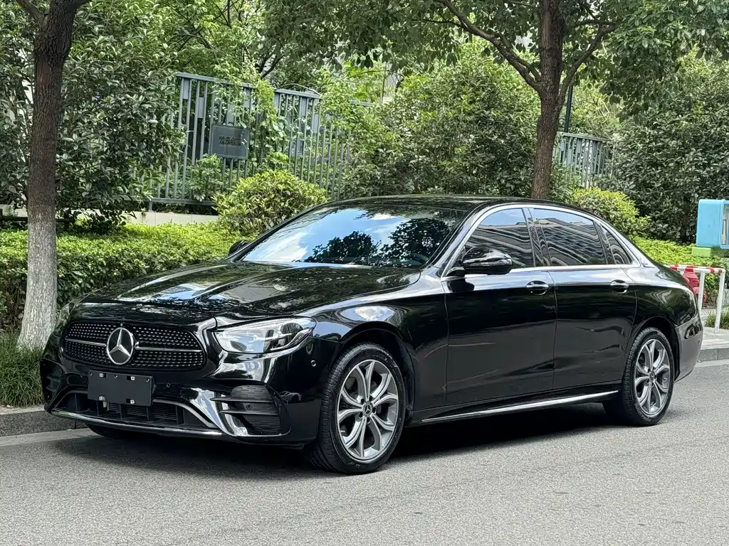 Mercedes-Benz E-Class 2024