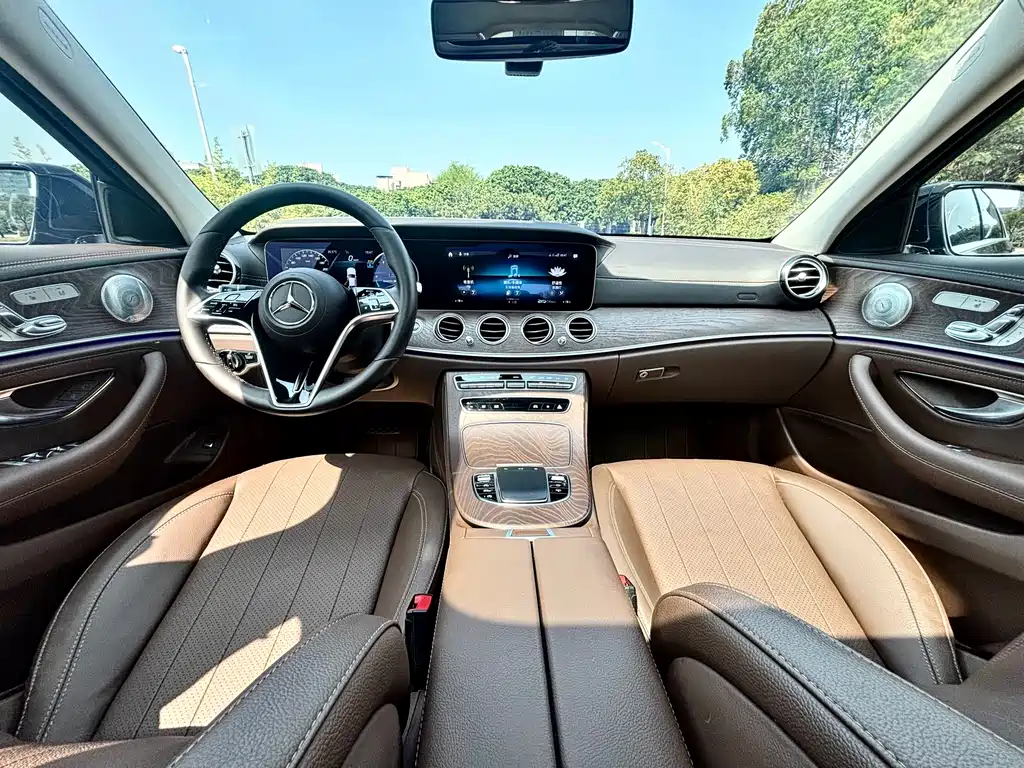 Mercedes-Benz E-Class 2023 — фото 23
