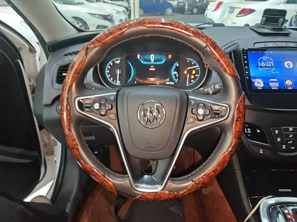 Buick Regal 2015 — фото 11
