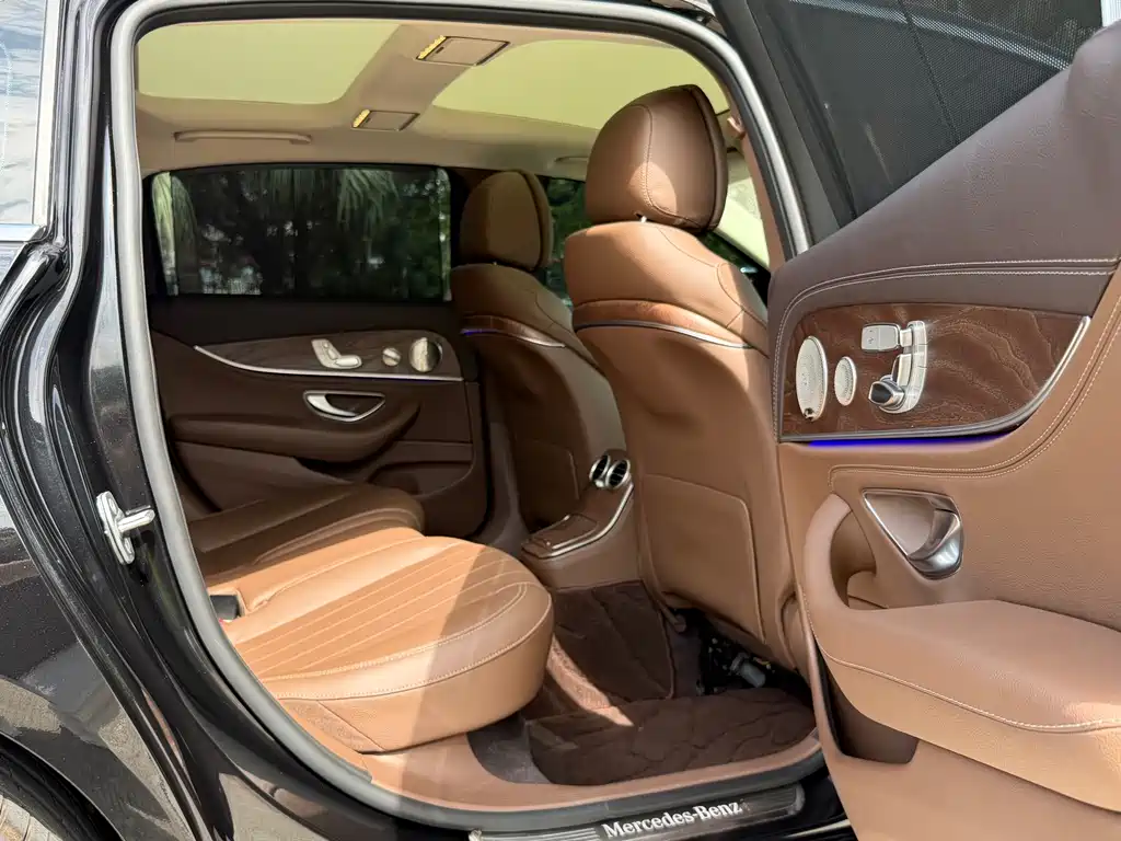 Mercedes-Benz E-Class 2021 — фото 10