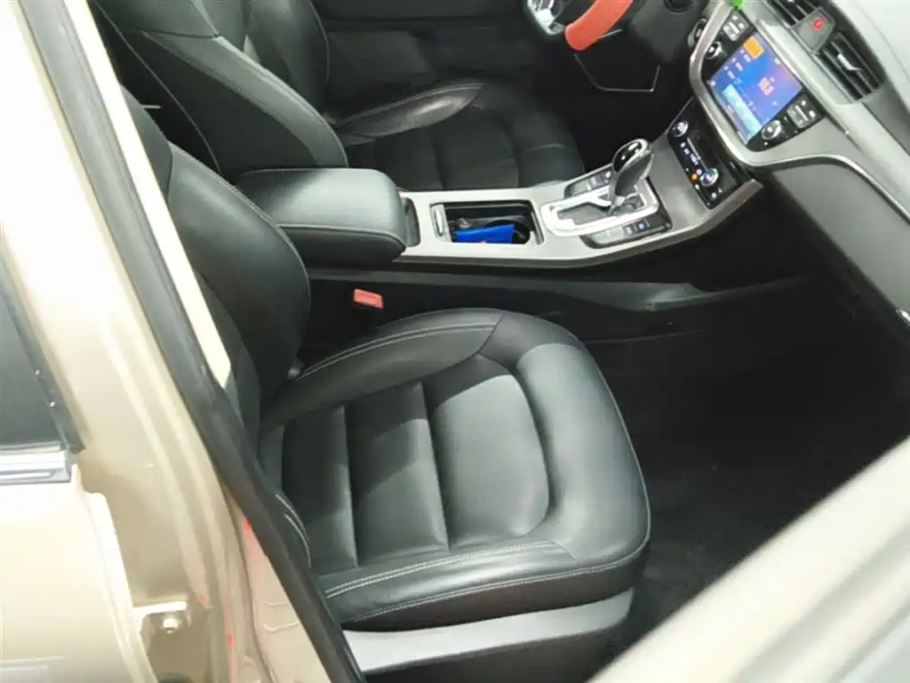 Geely Emgrand GS 2017 — фото 25