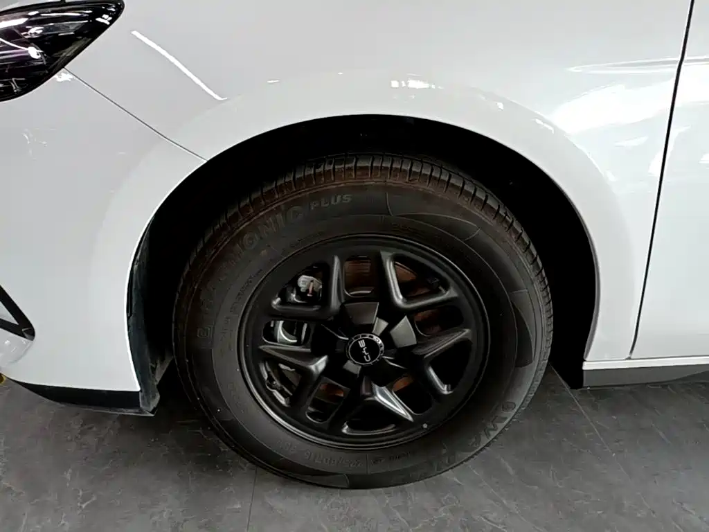 BYD Seal 05 DM-i 2026 — фото 23