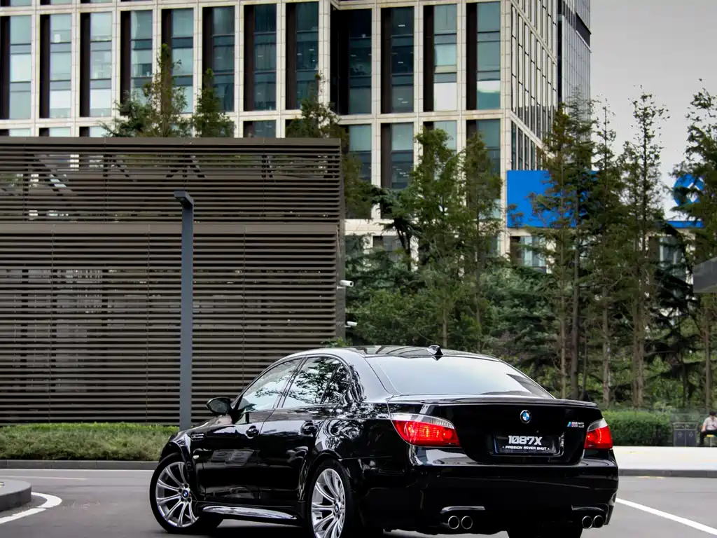 BMW M5 2007 — фото 4