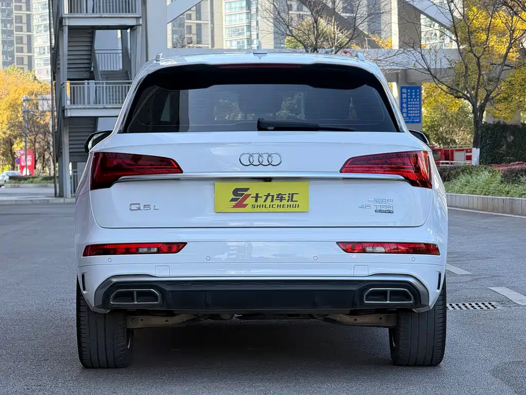 Audi Q5L 2022 — фото 7