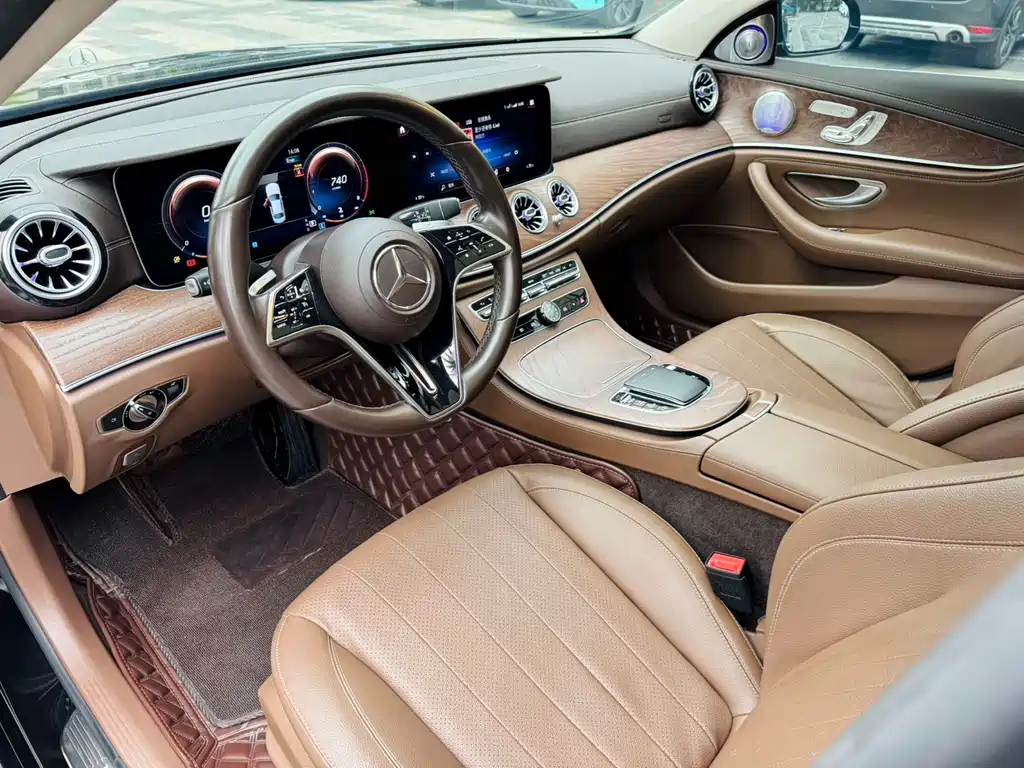 Mercedes-Benz E-Class 2023 — фото 8