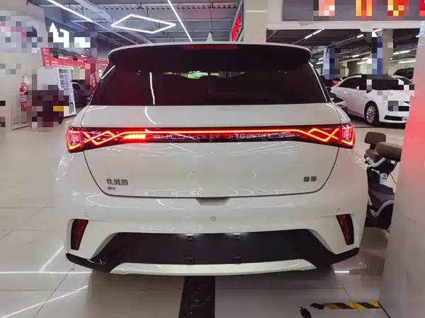 BYD Dolphin 2024