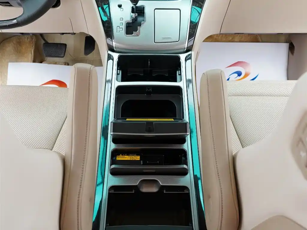 Toyota Alphard 2014 — фото 18