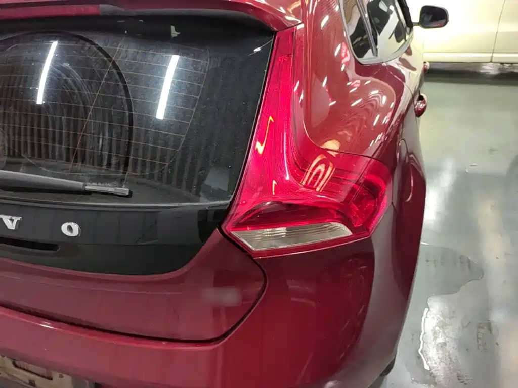 Volvo V40 2017 — фото 8