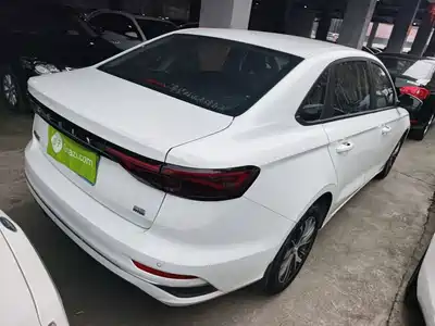 Geely Emgrand 2023