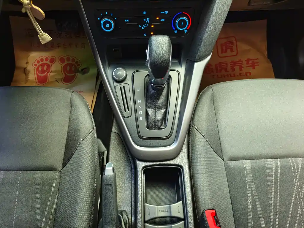 Ford Focus 2017 — фото 18