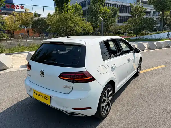 Volkswagen Golf 2020
