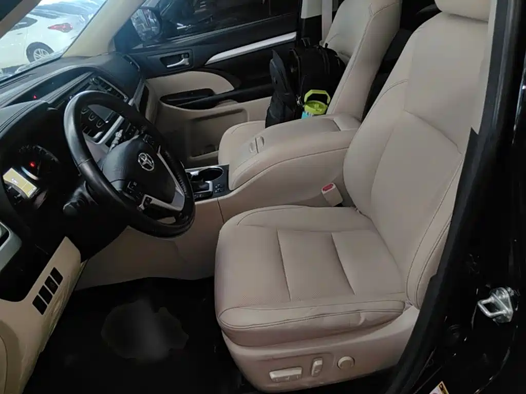 Toyota Highlander 2016 — фото 15