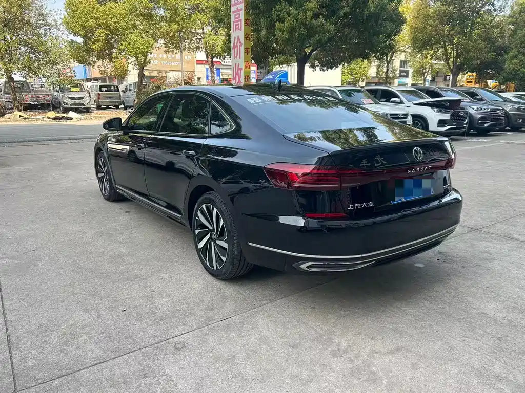 Volkswagen Passat 2022 — фото 13