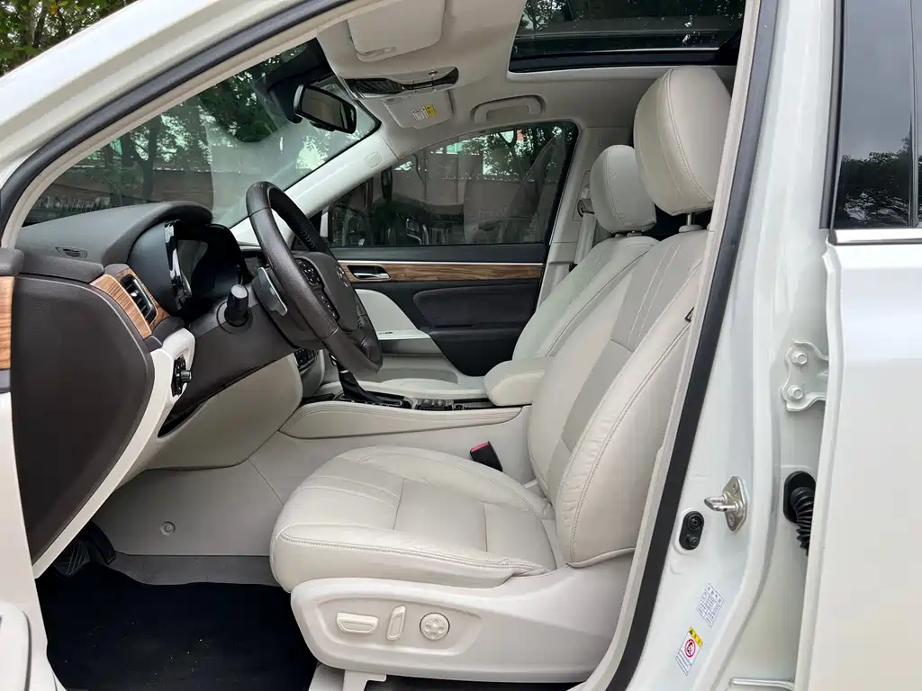 GAC Motor Trumpchi GS8 2018 — фото 9