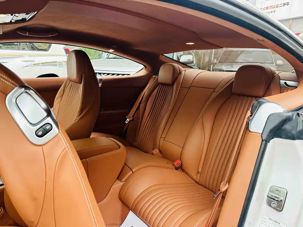 Bentley Continental 2018 — фото 10