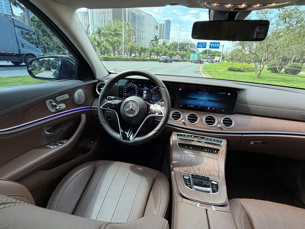 Mercedes-Benz E-Class 2023 — фото 16