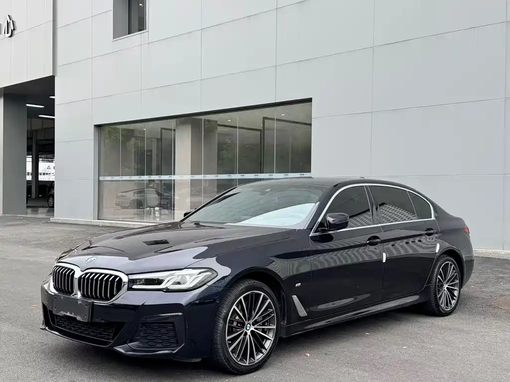 BMW 5 Series 2021 — фото 1