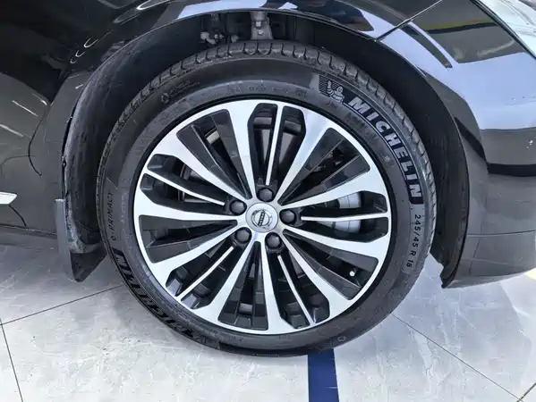Volvo S90 2025