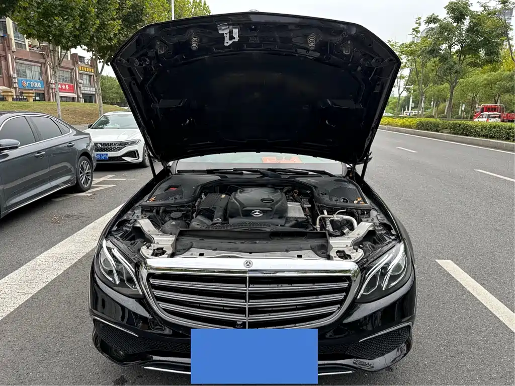 Mercedes-Benz E-Class 2018 — фото 16