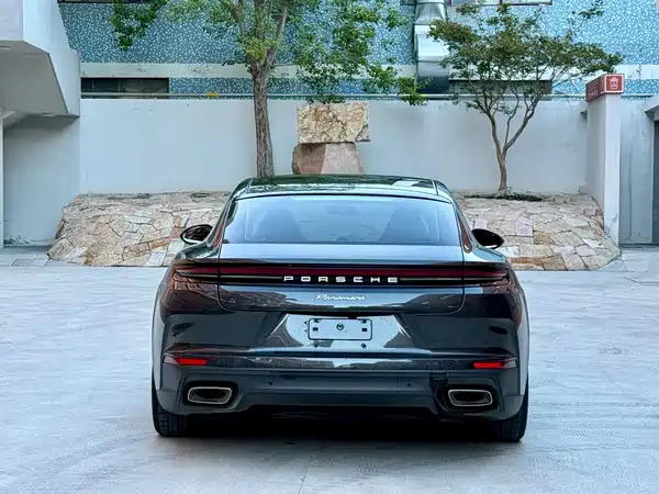 Porsche Panamera 2024