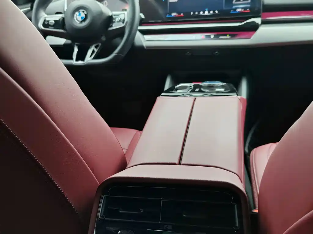 BMW 5 Series 2025