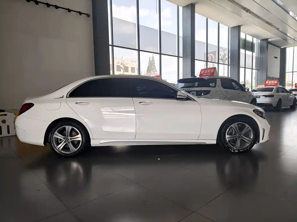 Mercedes-Benz C-Class 2019 — фото 4