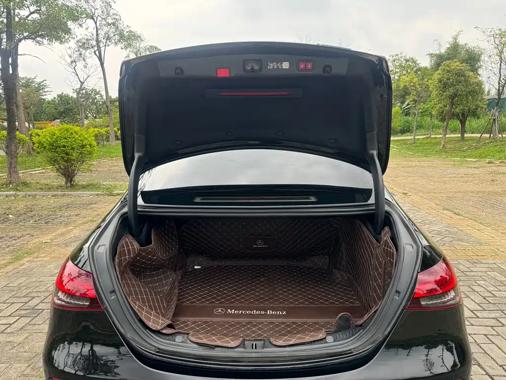 Mercedes-Benz E-Class 2023 — фото 19