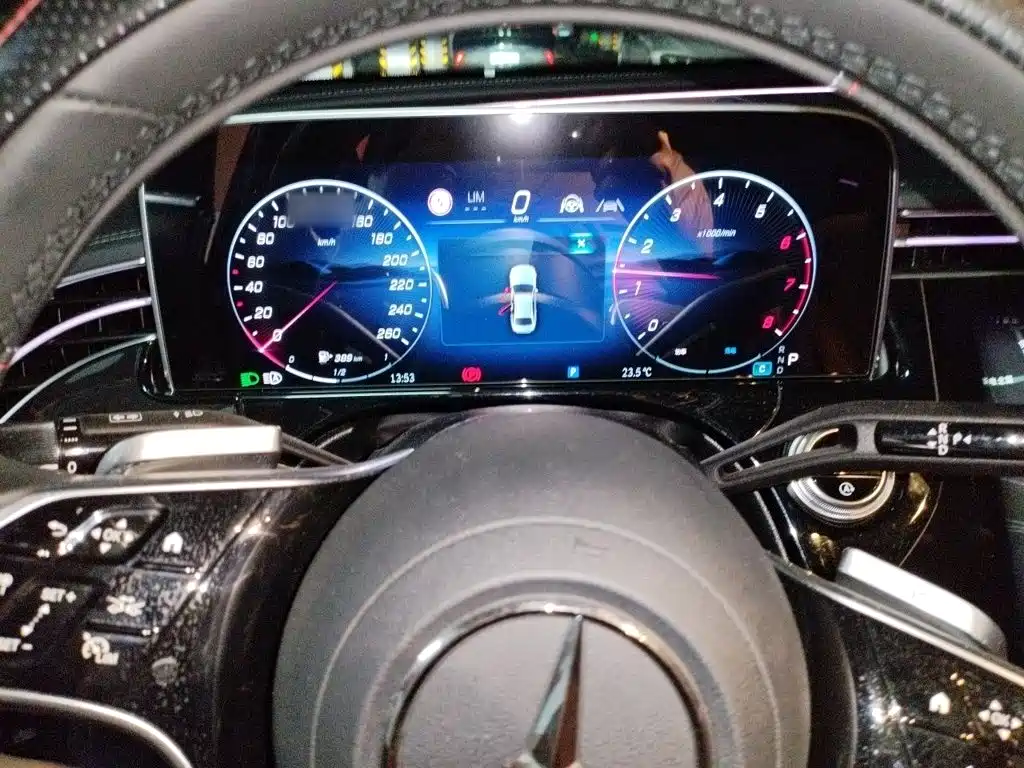 Mercedes-Benz E-Class 2024