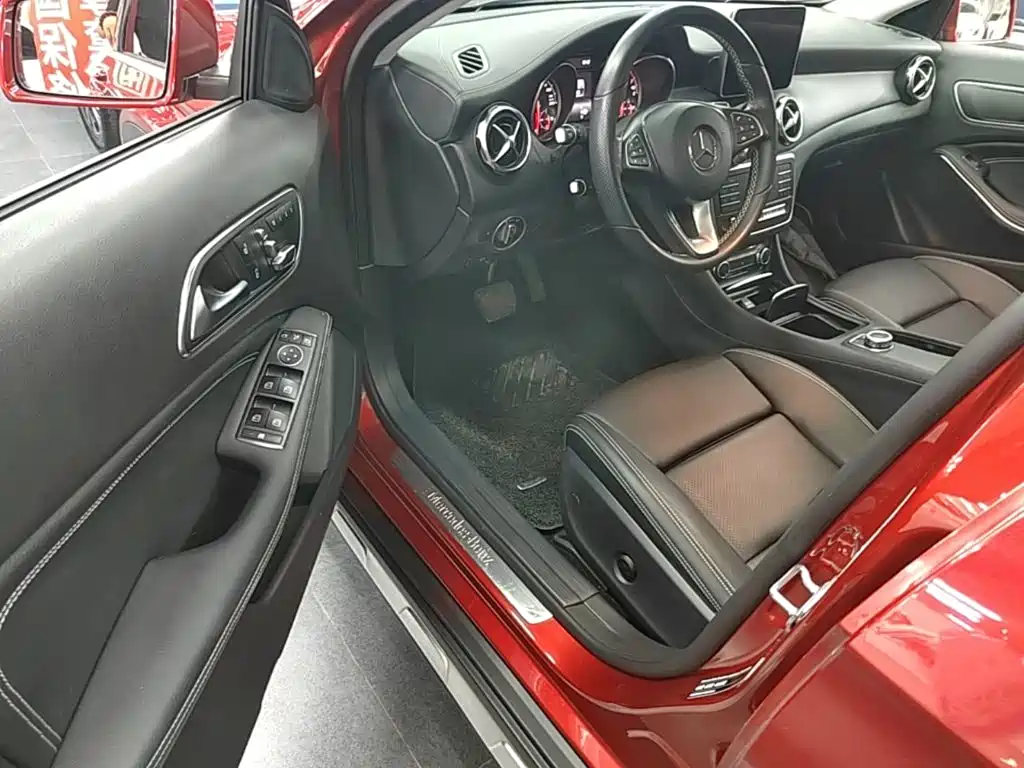 Mercedes-Benz GLA 2018 — фото 16