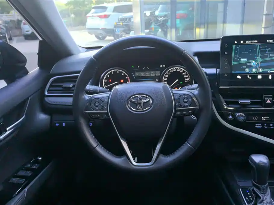 Toyota Camry 2022 — фото 15