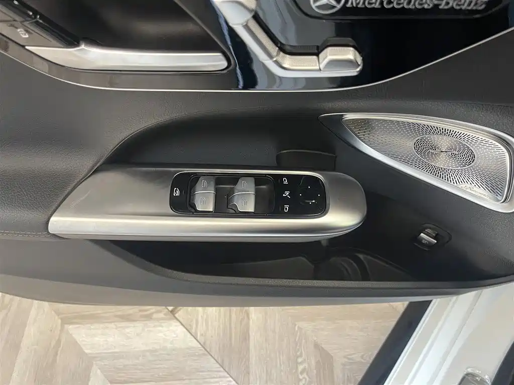 Mercedes-Benz C-Class 2023 — фото 25