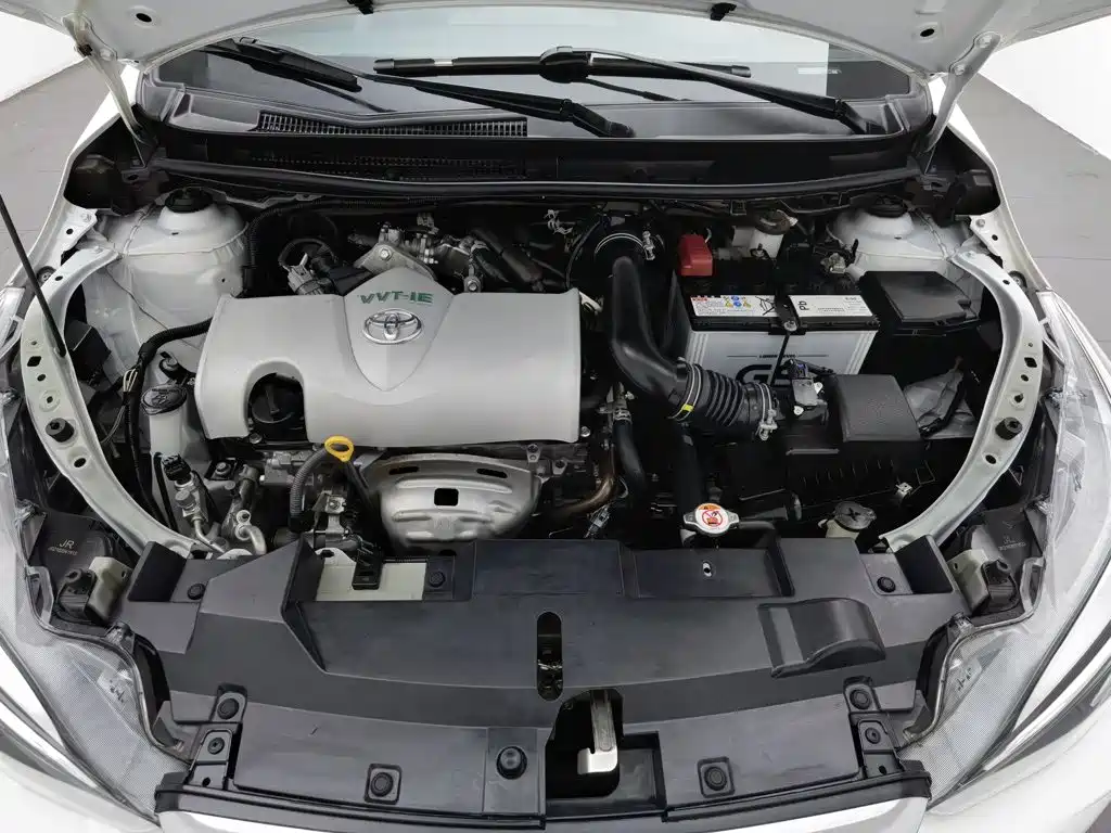 Toyota Yaris L 2021