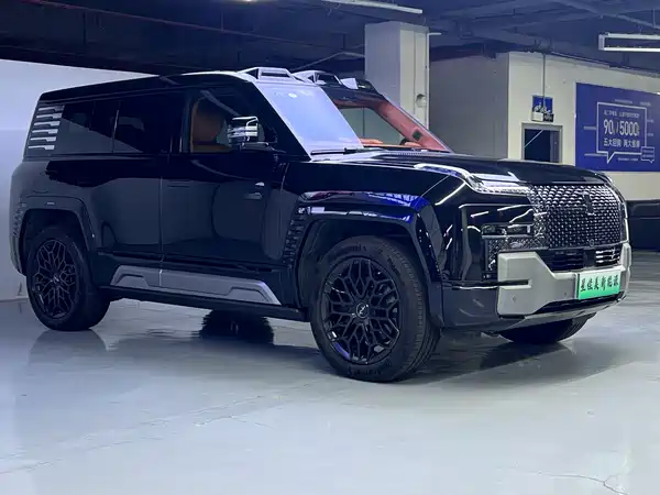 Yangwang U8 2023