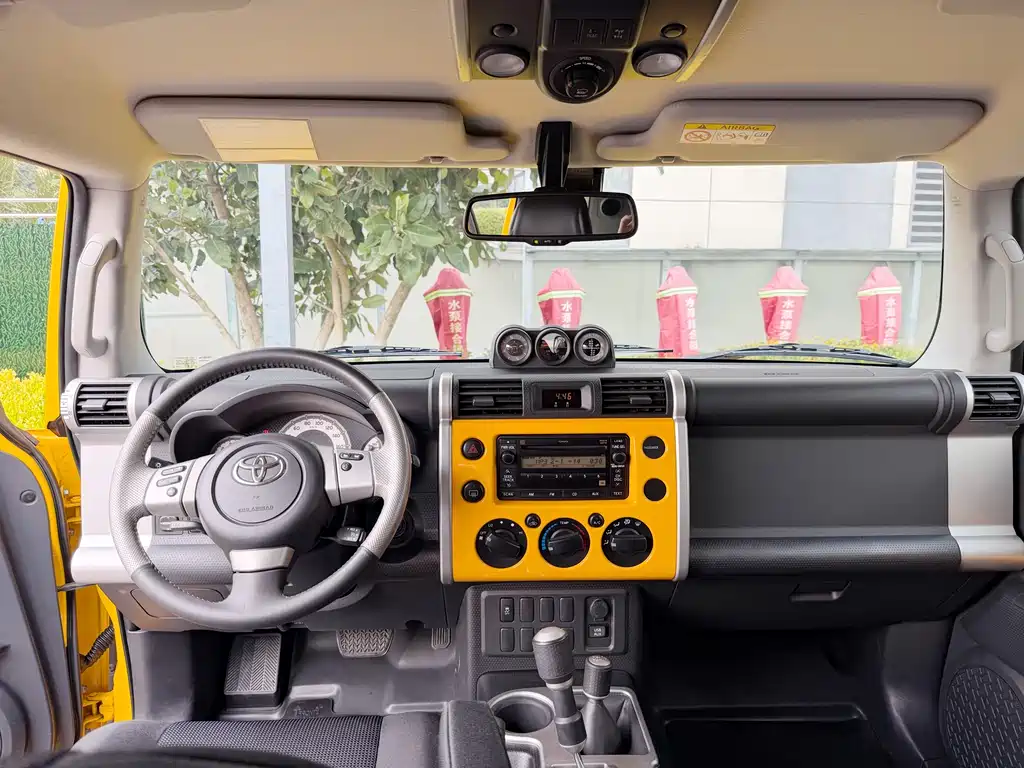 Toyota FJ Cruiser 2019 — фото 6