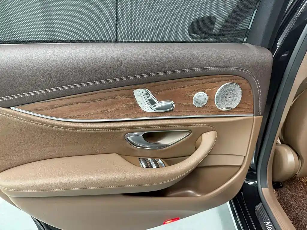 Mercedes-Benz E-Class 2023 — фото 14
