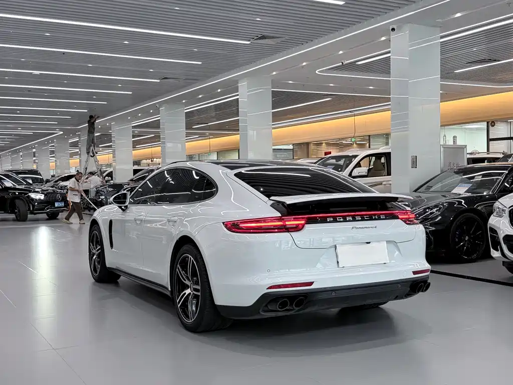 Porsche Panamera 2019 — фото 14
