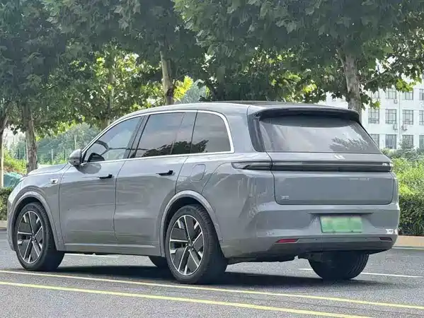 Li Auto L8 2025