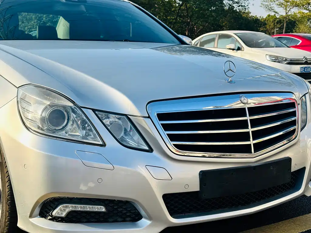 Mercedes-Benz E-Class 2010 — фото 10