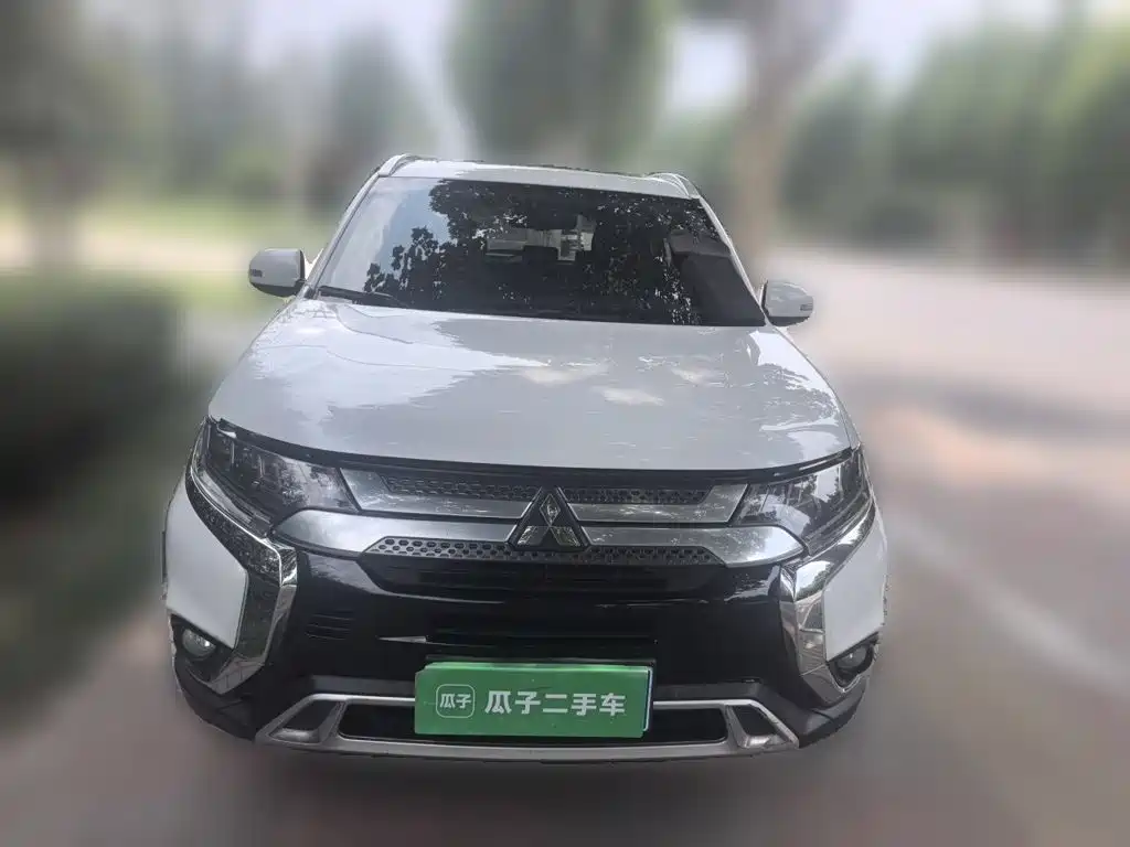 Mitsubishi Outlander 2020 — фото 24