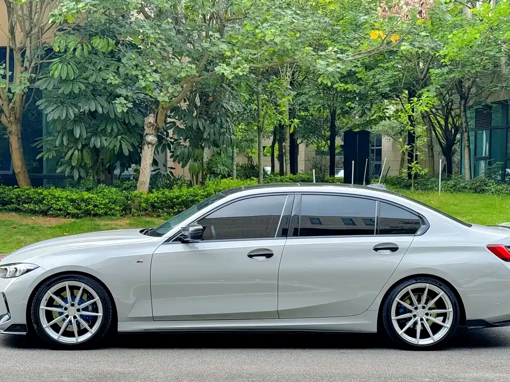 BMW 3 Series 2024