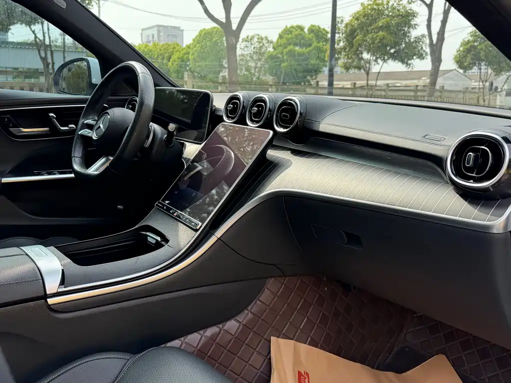 Mercedes-Benz C-Class 2023